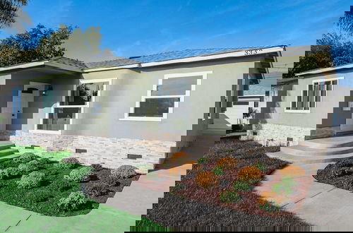 Photo 13 - Luxury Modern Retreat w Spacious Yard Premium Comfort