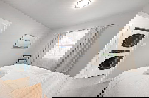 Photo 39 - Luxury Modern Retreat w Spacious Yard Premium Comfort