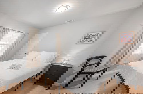 Photo 38 - Luxury Modern Retreat w Spacious Yard Premium Comfort
