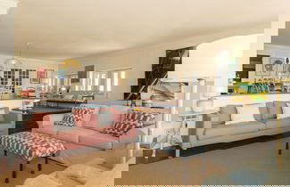 Foto 2 - Coastal Charm Chalet by Cadenzalux