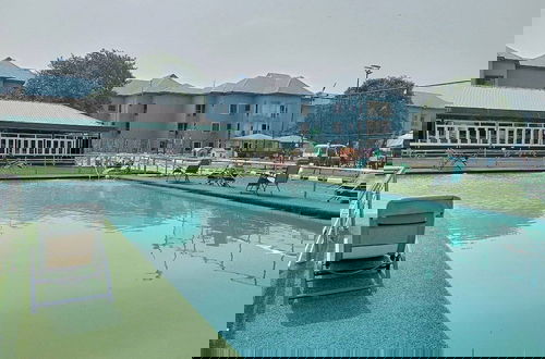 Foto 19 - Heroes Luxury Apartments and Suites