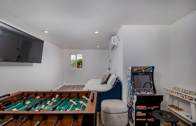 Cozy Family Retreat Game Room Backyard in Hacienda - Foto 33
