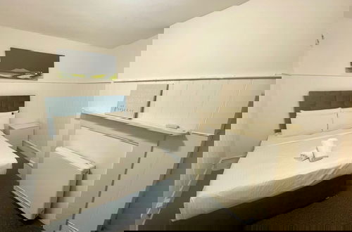 Foto 5 - Baker Street Apartments