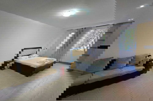 Foto 4 - Tirent Apartment-Cozy 2-Bedroom Stay in Don Bosko