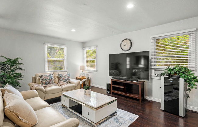 Not Affected by the Fire/spacious Retreat w/ Large Kitchen & Outdoor Patio - Foto 19