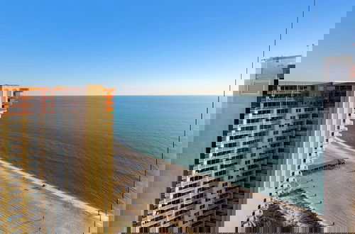Foto 51 - Beachfront Condo: Gulf & Poolside Fun!