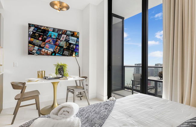 Perfect Studio Stay in Downtown Miami - Photo 9