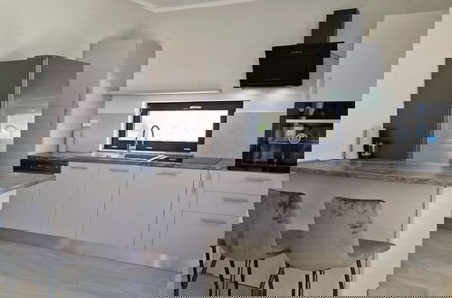 Photo 6 - Villa V
