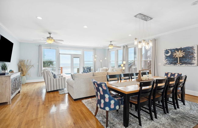 Oceanfront w/ Pool, Panoramic Deck Views, 5bdr Folly Ocean Breeze by Avantstay - Foto 11