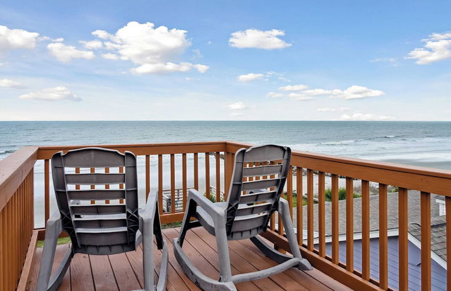 Oceanfront w/ Pool, Panoramic Deck Views, 5bdr Folly Ocean Breeze by Avantstay - Foto 54