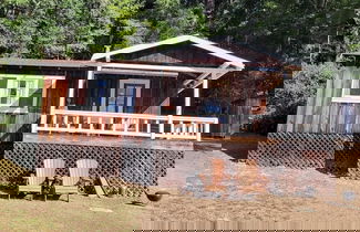 Foto 2 - Van Zandt's Redwood View Resort
