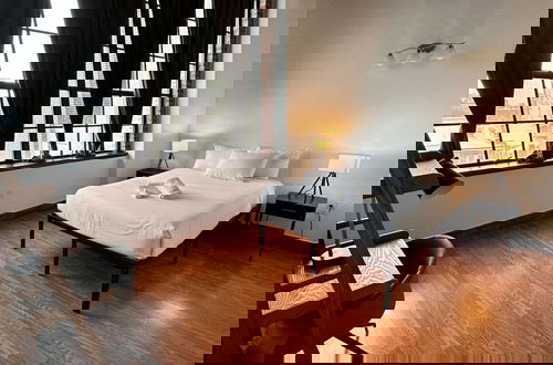 Photo 4 - Sosuite 2BR Apt w W D Gym On-site Restaurant