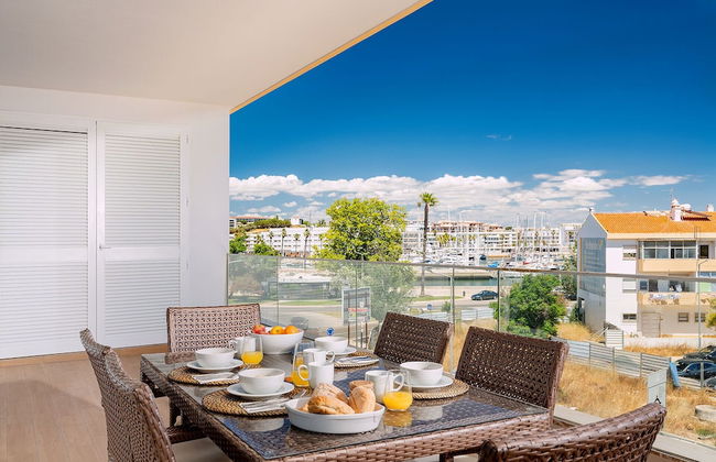 Lagos Marina View 2 With Pool by Homing - Photo 25