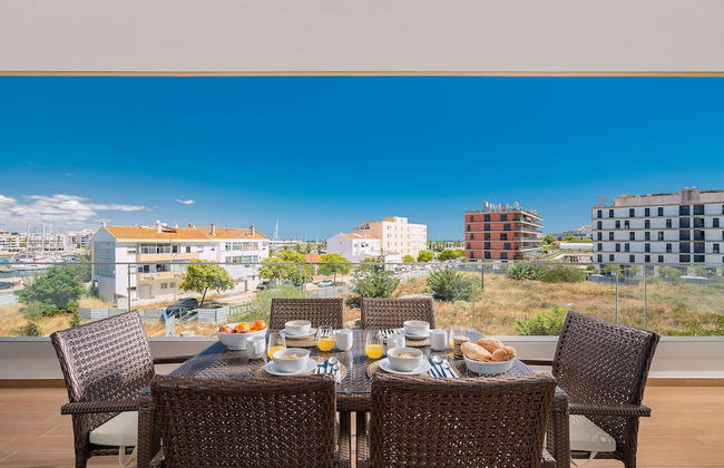 Lagos Marina View 2 With Pool by Homing - Photo 28