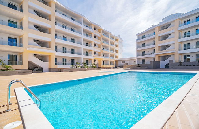 Lagos Marina View 2 With Pool by Homing - Photo 14