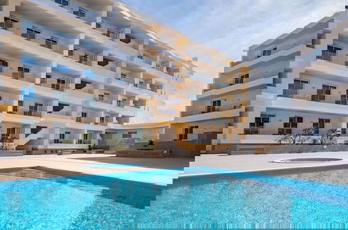 Photo 18 - Lagos Marina View 2 With Pool by Homing