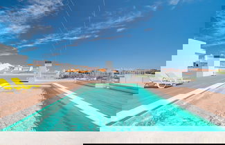 Foto 1 - Lagos Modern 1 With Pool by Homing