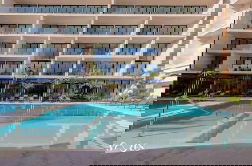 Foto 6 - 2 Br Steps Away From the Beach Heated Pool