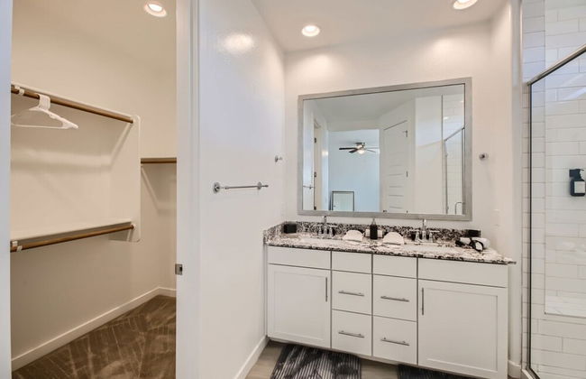 NEW Awesome Phoenix Monthly 5BR - Foto 28