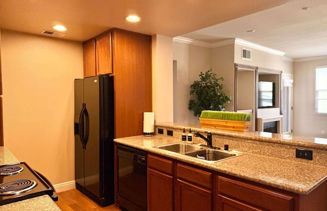 New Stylish 1BR Apt With Heated Pool Gym Yoga Studio - Foto 5