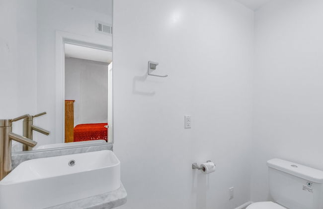 Stylish 2br/2ba At HWH by Oneluxstay - Foto 21