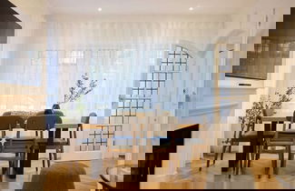 Foto 3 - The Charm of Chelsea - Modern 4bdr With Shared Courtyard