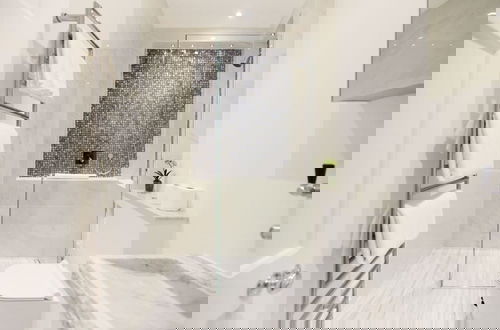 Foto 7 - The Charm of Chelsea - Modern 4bdr With Shared Courtyard