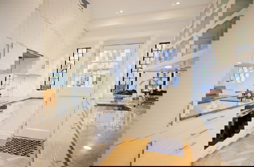Foto 6 - The Charm of Chelsea - Modern 4bdr With Shared Courtyard