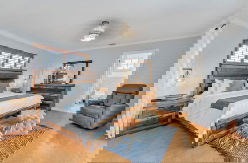 Foto 1 - Luxury Escape: Pool, Hot Tub, Gym And More! 6 Bedroom Villa by RedAwning