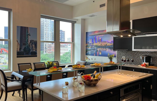 Downtown Cleveland: Steps To Sports & Events 2 Bedroom Condo by RedAwning - Foto 8