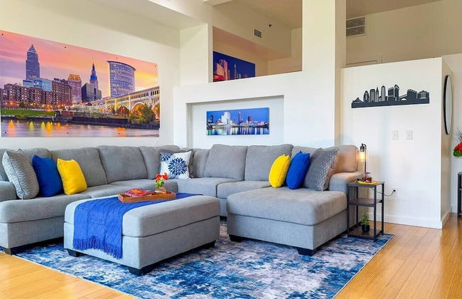 Downtown Cleveland: Steps To Sports & Events 2 Bedroom Condo by RedAwning - Foto 9