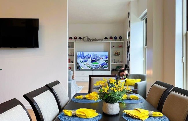 Downtown Cleveland: Steps To Sports & Events 2 Bedroom Condo by RedAwning - Foto 19