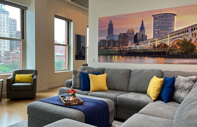 Downtown Cleveland: Steps To Sports & Events 2 Bedroom Condo by RedAwning - Foto 15
