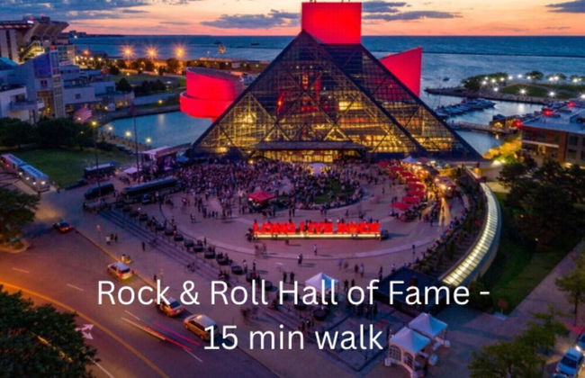 Downtown Cleveland: Steps To Sports & Events 2 Bedroom Condo by RedAwning - Foto 34