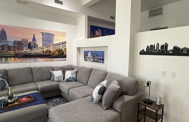 Downtown Cleveland: Steps To Sports & Events 2 Bedroom Condo by RedAwning - Foto 17