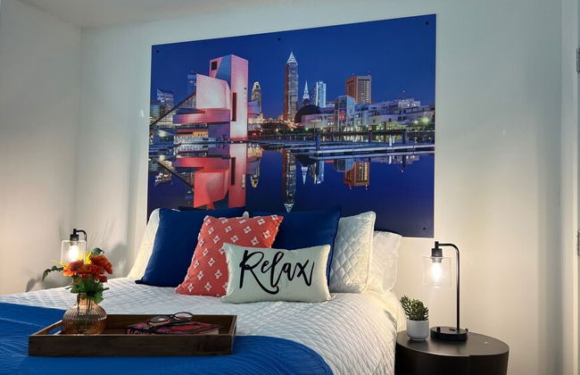 Downtown Cleveland: Steps To Sports & Events 2 Bedroom Condo by RedAwning - Foto 7