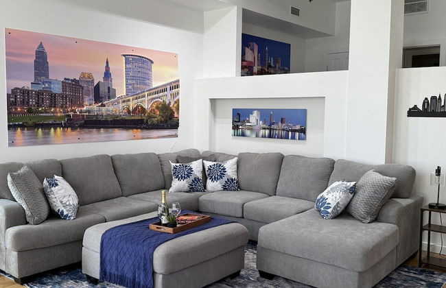 Downtown Cleveland: Steps To Sports & Events 2 Bedroom Condo by RedAwning - Foto 20