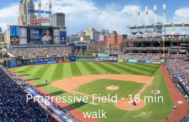 Downtown Cleveland: Steps To Sports & Events 2 Bedroom Condo by RedAwning - Foto 32