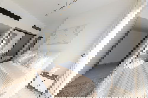 Foto 5 - Cozy 1BR in Binghatti Emerald
