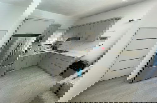 Photo 21 - Level suites