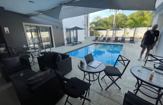 Level suites - Photo 2