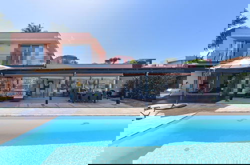 Foto 42 - Villa With Private Pool in the Golf Resort