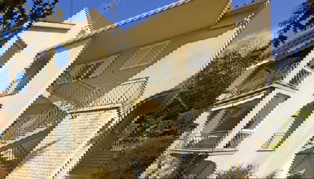 Primary image