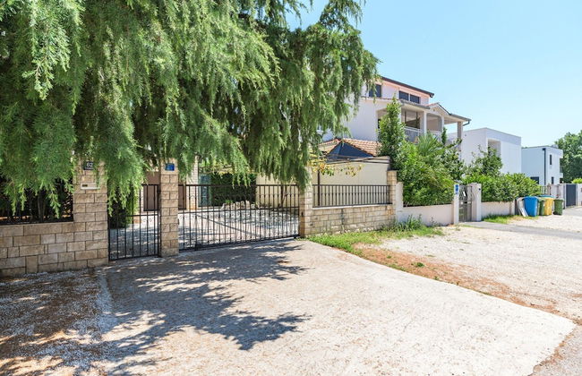 Villa Gigi With View - Photo 1