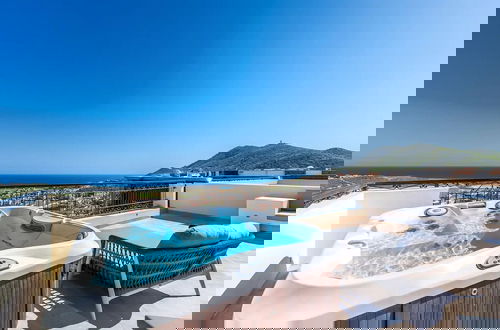 Photo 18 - 3BD Begati Ocean Views With Luxury Resort
