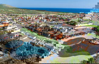 Photo 1 - 3BD Begati Ocean Views With Luxury Resort