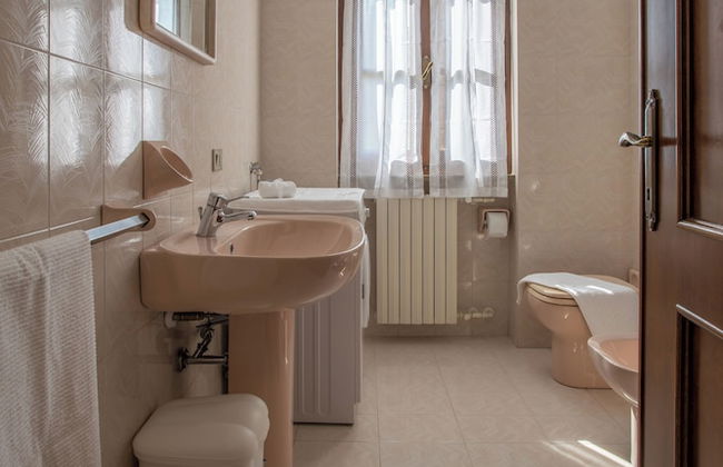 Spacious Villa Over two Floors, Amazing View and Private Garden for 9 Guests - Foto 16