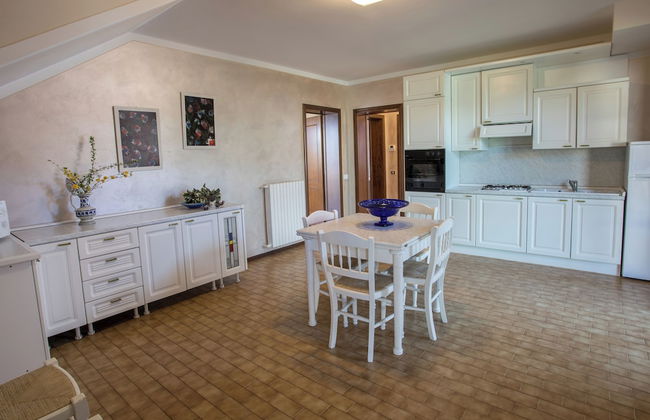 Spacious Villa Over two Floors, Amazing View and Private Garden for 9 Guests - Foto 26