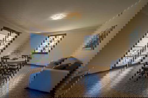 Foto 10 - Spacious Villa Over two Floors, Amazing View and Private Garden for 9 Guests