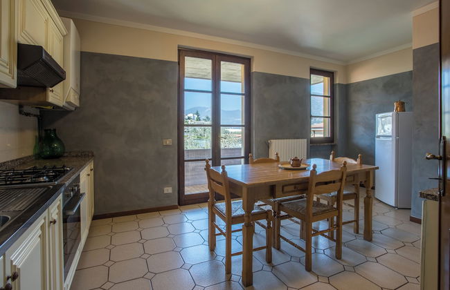 Spacious Villa Over two Floors, Amazing View and Private Garden for 9 Guests - Foto 12